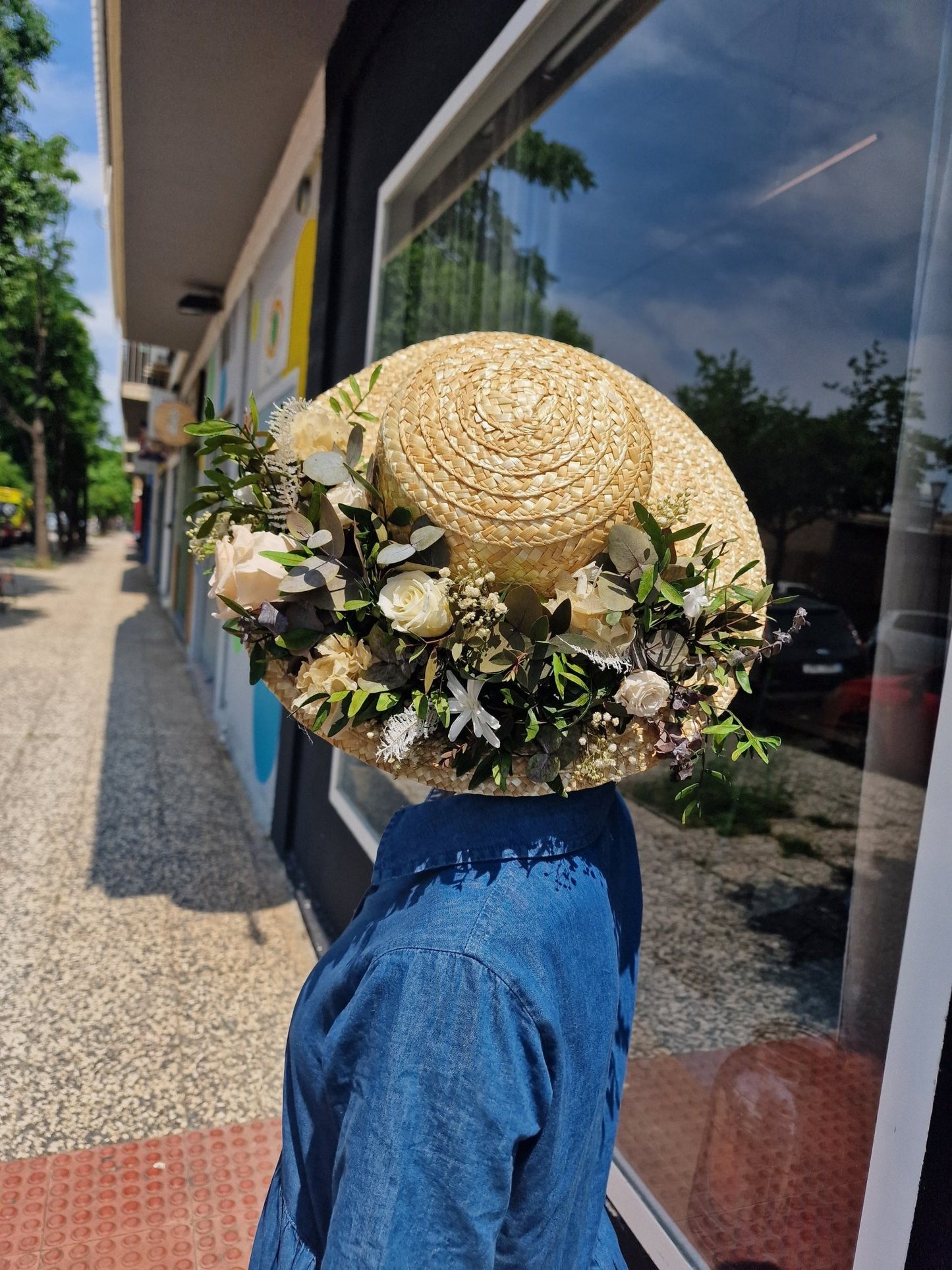 Sombrero artesanal Sombreros con Flores Preservadas hecho a mano en Taller Floral by Vera Kiperi Zaragoza