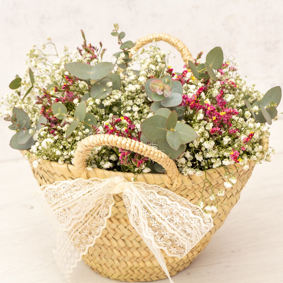 artesanal Cesta de Encanto Romántico hecho a mano en Taller Floral by Vera Kiperi Zaragoza