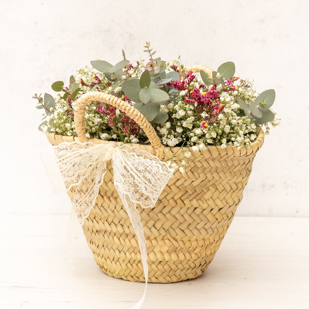 artesanal Cesta de Encanto Romántico hecho a mano en Taller Floral by Vera Kiperi Zaragoza