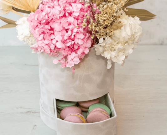 Ramo artesanal Ramo de Dulce Sorpresa hecho a mano en Taller Floral by Vera Kiperi Zaragoza