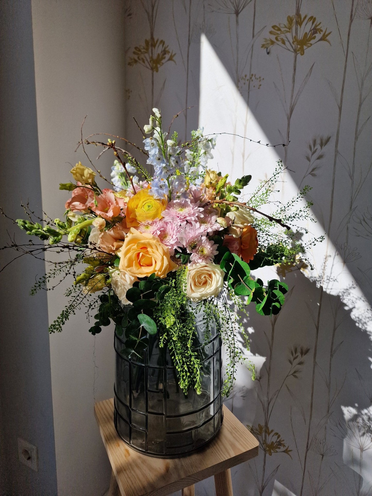 artesanal Ramo Dia de la Madre " LUZ " hecho a mano en Taller Floral by Vera Kiperi Zaragoza