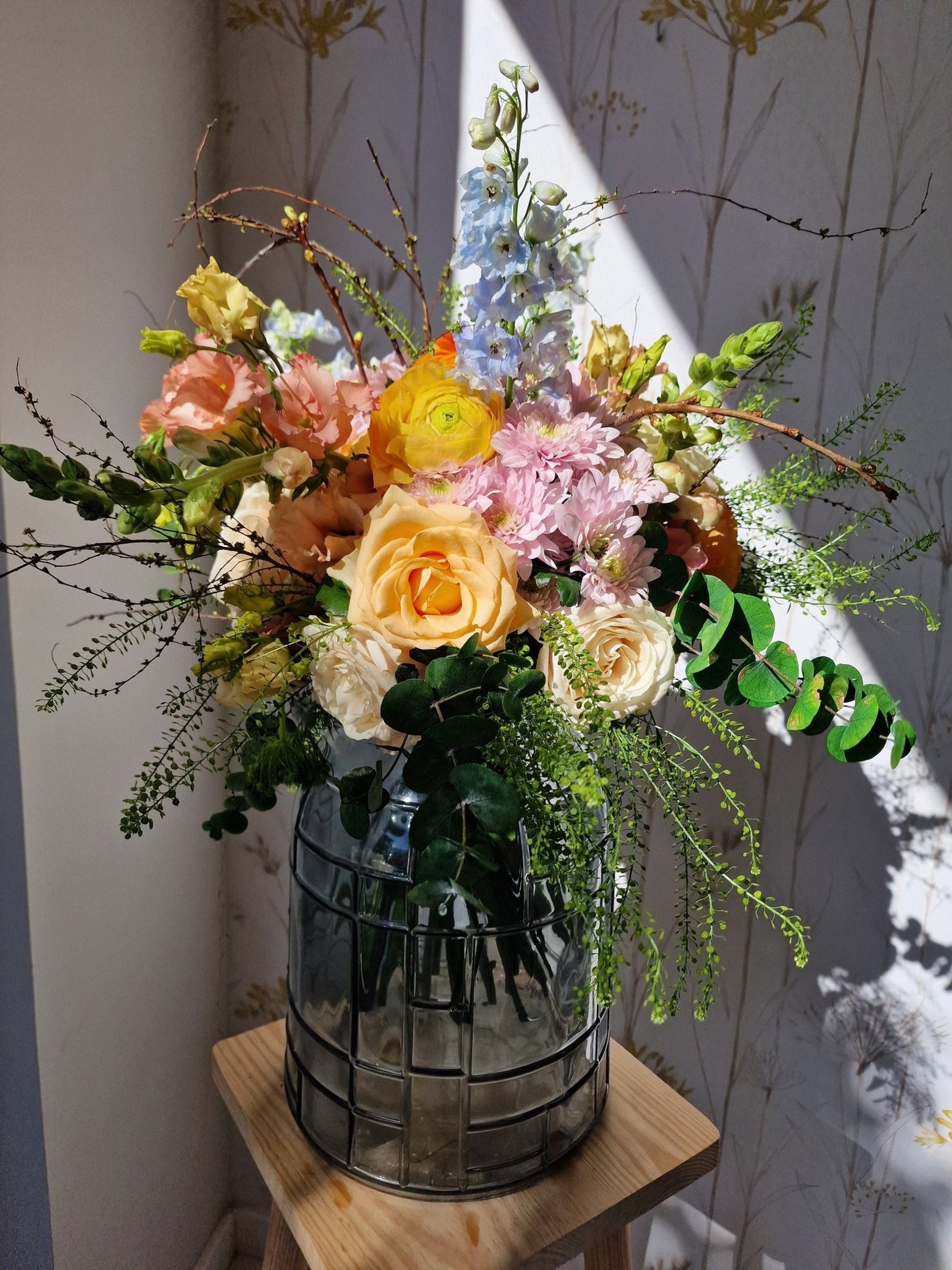 artesanal Ramo Dia de la Madre " LUZ " hecho a mano en Taller Floral by Vera Kiperi Zaragoza