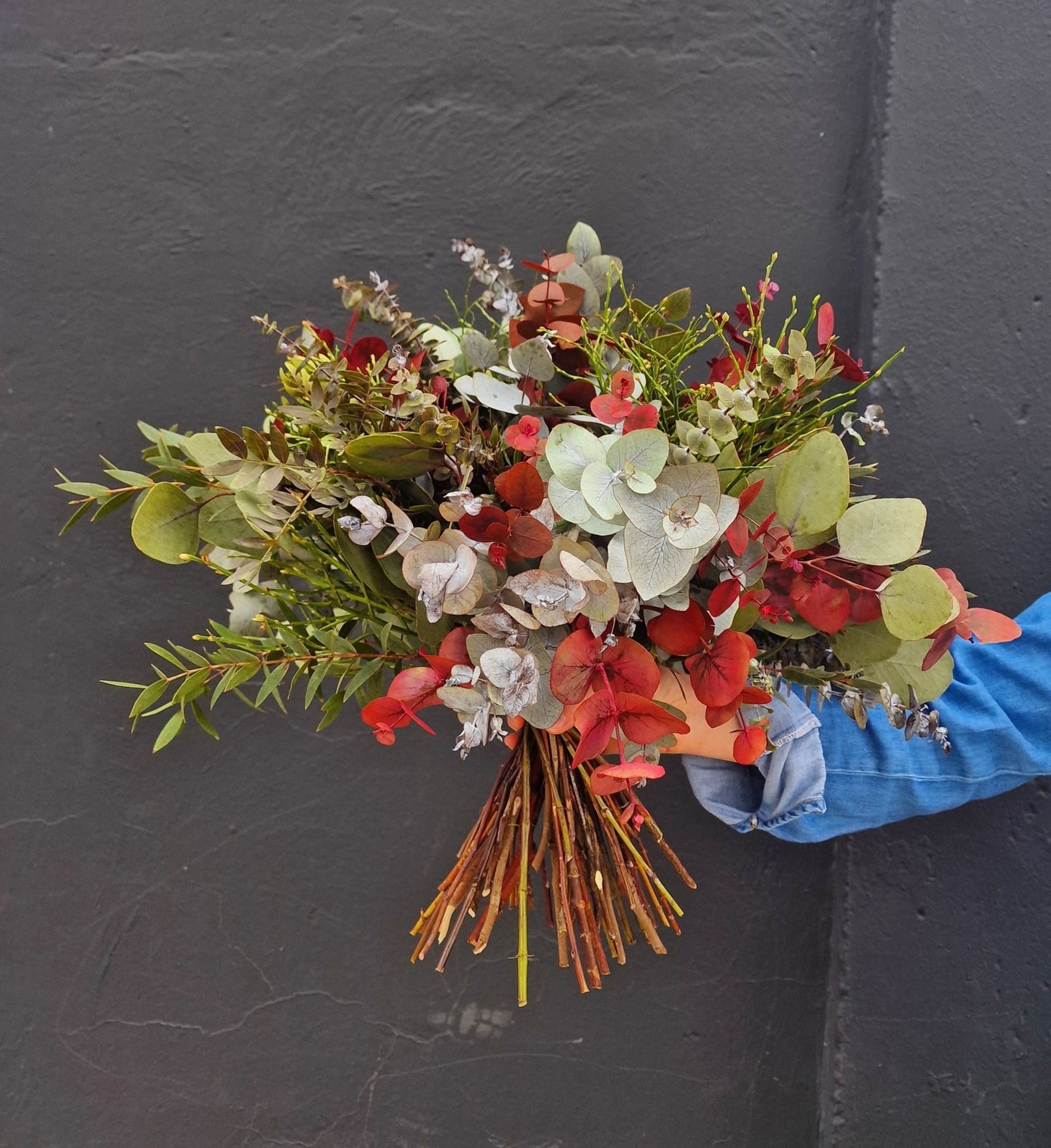 Ramo artesanal Ramo Granate – Ramo flores preservadas hecho a mano en Taller Floral by Vera Kiperi Zaragoza