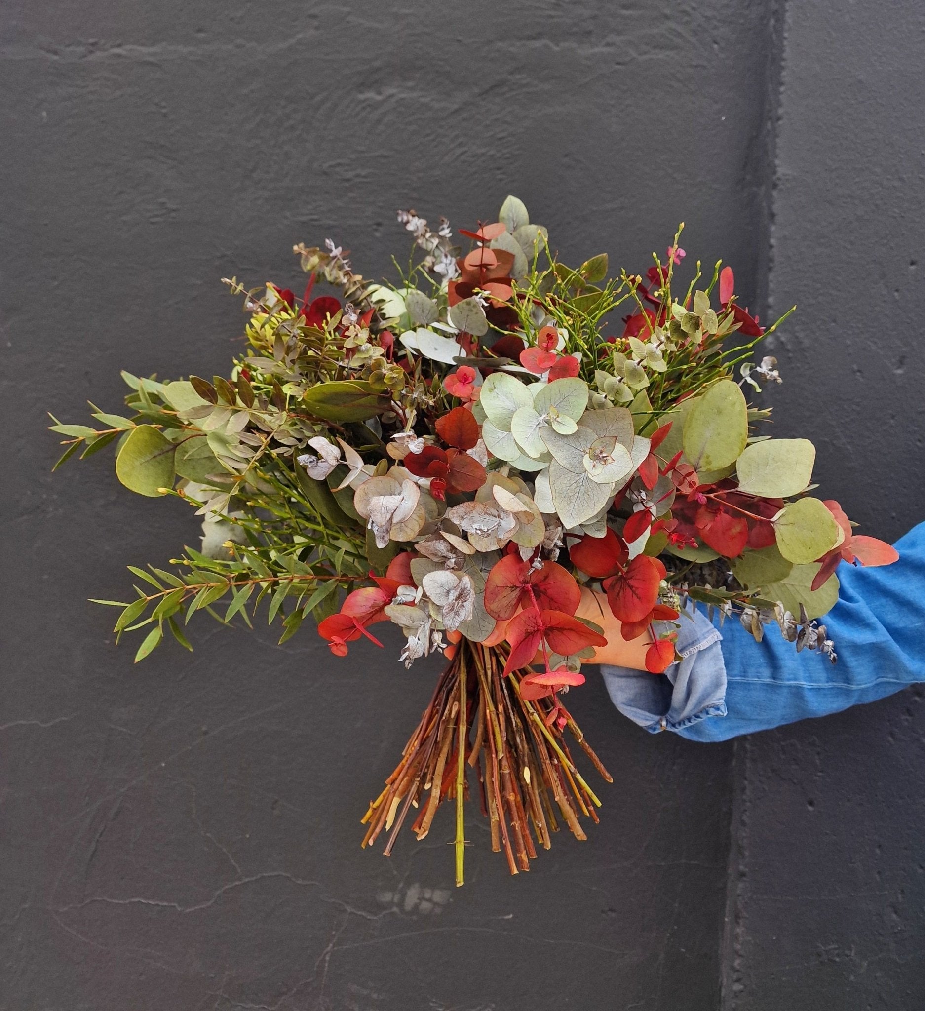 Ramo artesanal Ramo Granate – Ramo flores preservadas hecho a mano en Taller Floral by Vera Kiperi Zaragoza