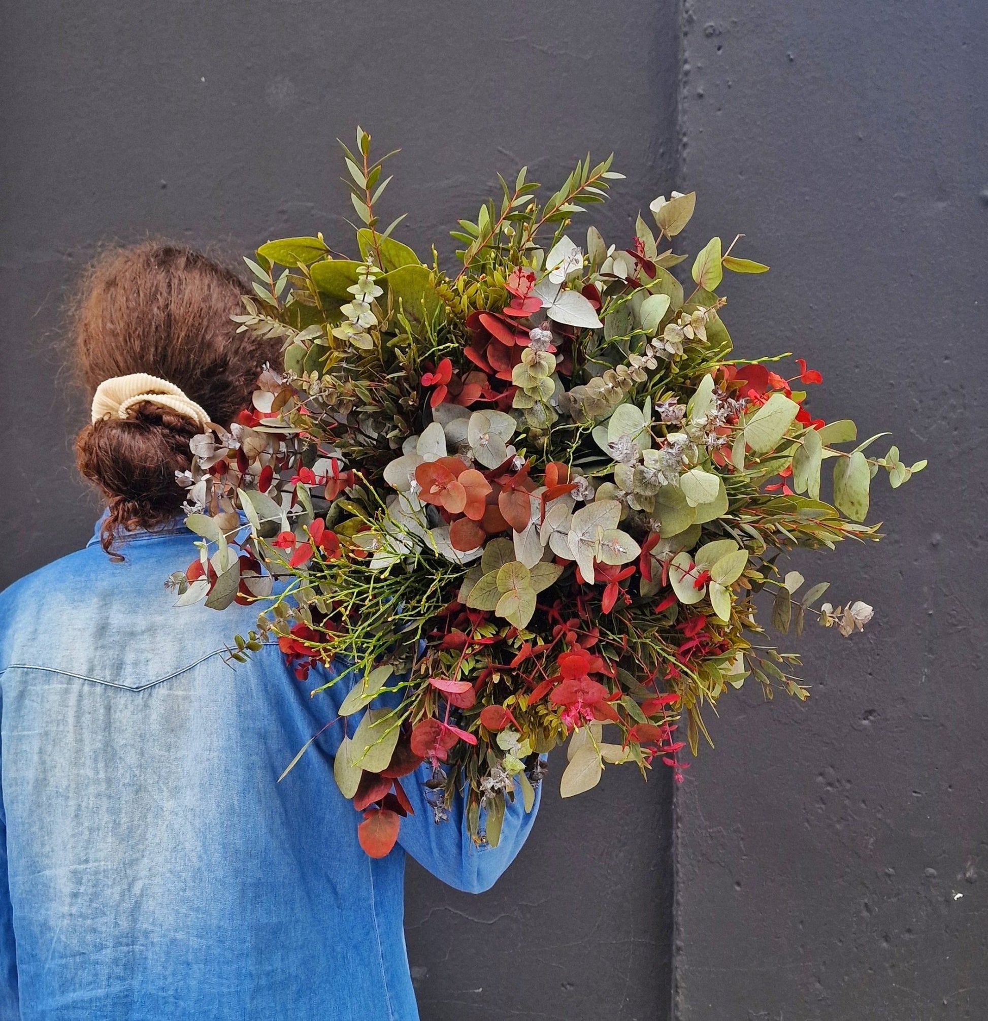 Ramo artesanal Ramo Granate – Ramo flores preservadas hecho a mano en Taller Floral by Vera Kiperi Zaragoza