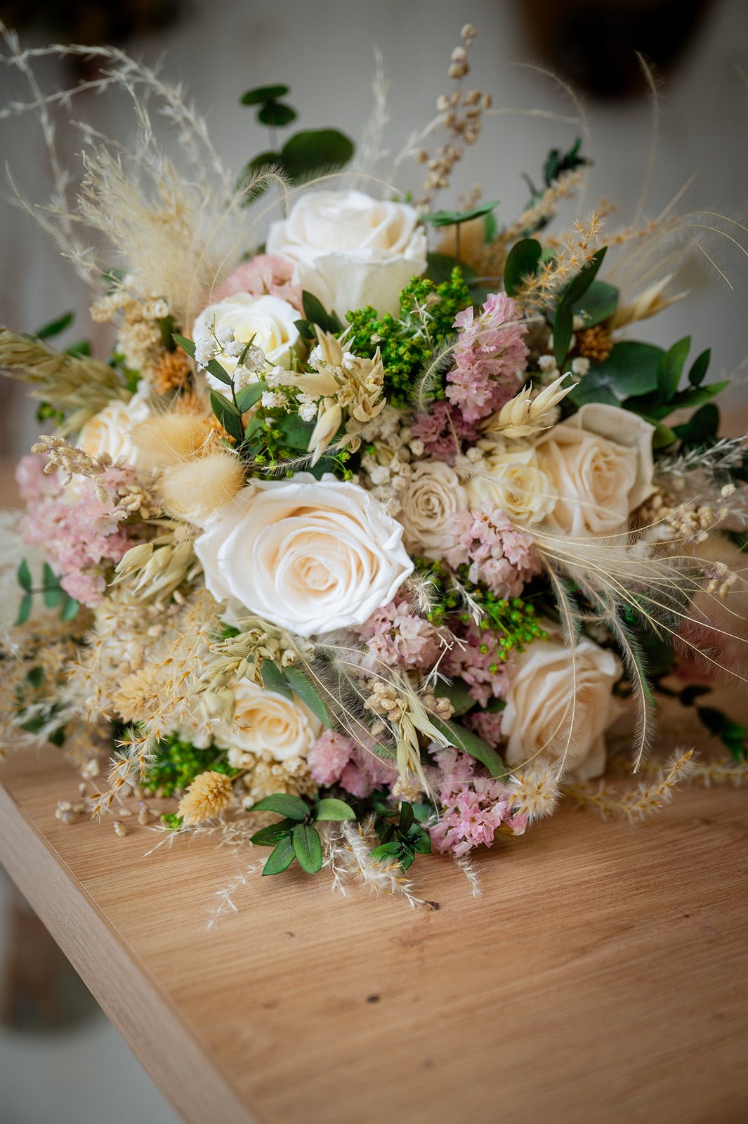 Ramo artesanal Ramo de Novia Romántico hecho a mano en Taller Floral by Vera Kiperi Zaragoza