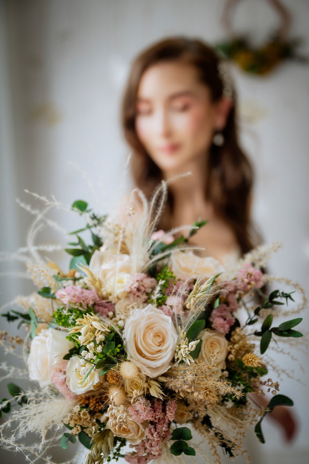 Ramo artesanal Ramo de Novia Romántico hecho a mano en Taller Floral by Vera Kiperi Zaragoza