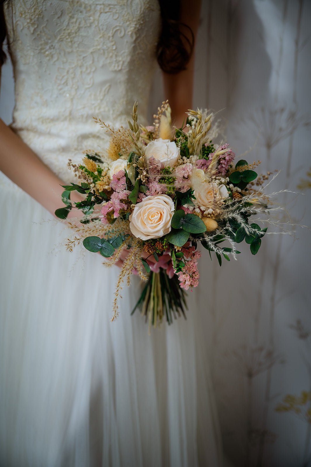 Ramo artesanal Ramo de Novia Romántico hecho a mano en Taller Floral by Vera Kiperi Zaragoza