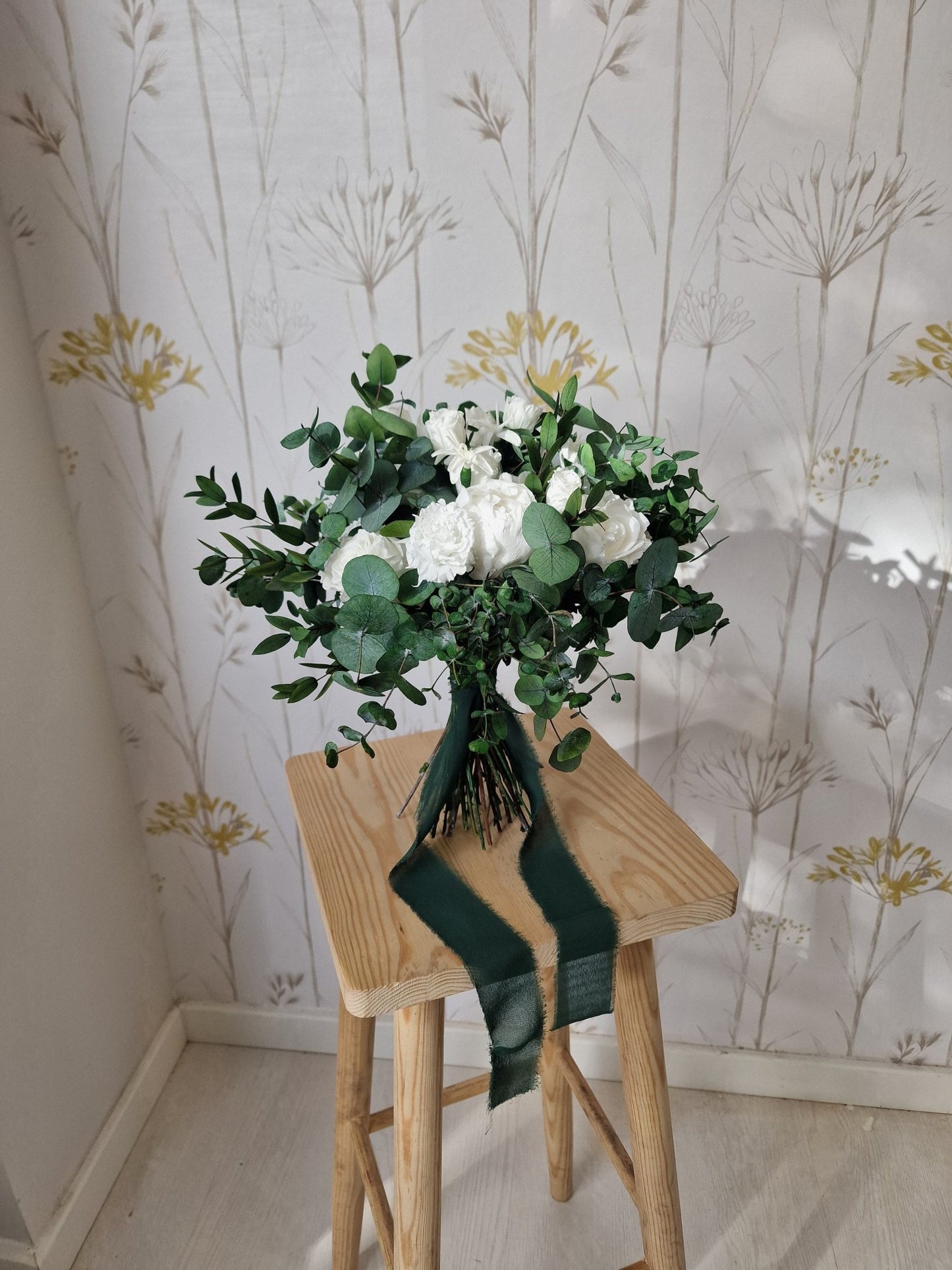 Ramo artesanal Ramo Novia atemporal hecho a mano en Taller Floral by Vera Kiperi Zaragoza