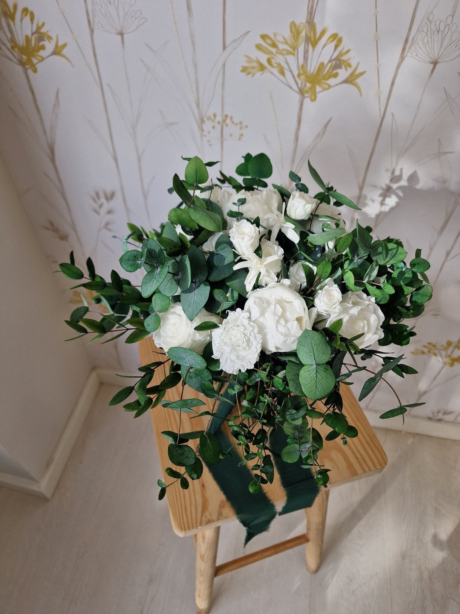 Ramo artesanal Ramo Novia atemporal hecho a mano en Taller Floral by Vera Kiperi Zaragoza