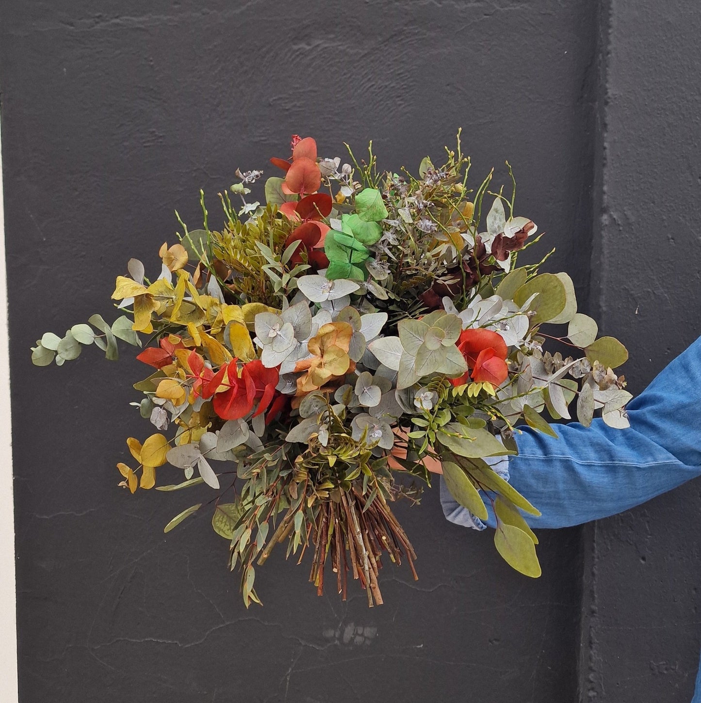 Ramo artesanal Ramo Tierra – Ramo flores preservadas hecho a mano en Taller Floral by Vera Kiperi Zaragoza