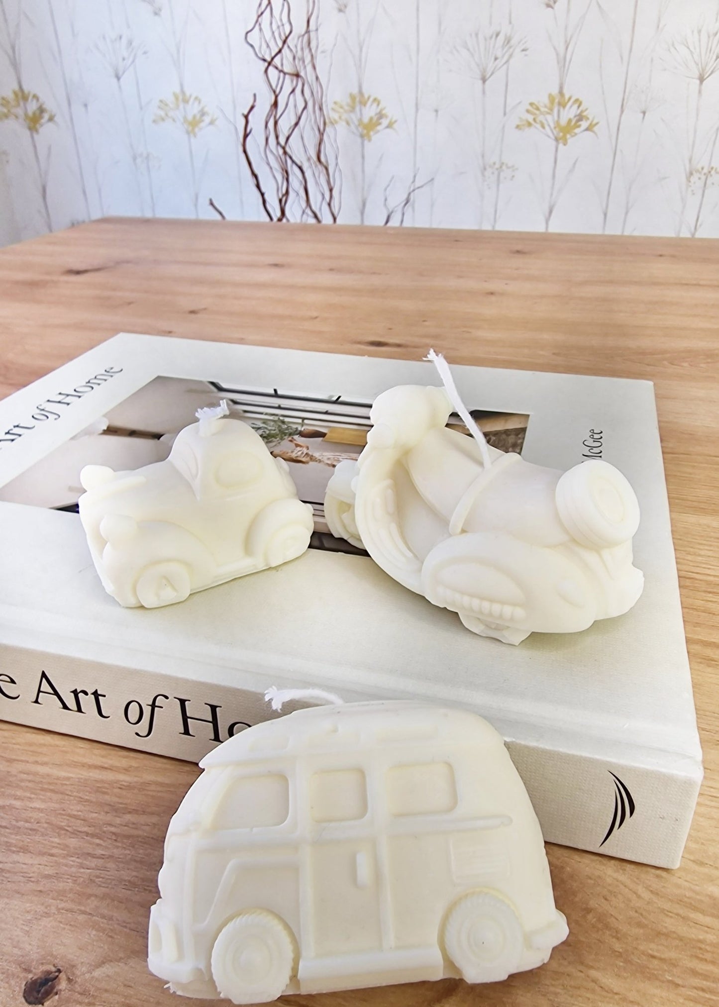 Vela artesanal Set de velas “Aventura” – coche, moto y furgoneta hecho a mano en Taller Floral by Vera Kiperi Zaragoza