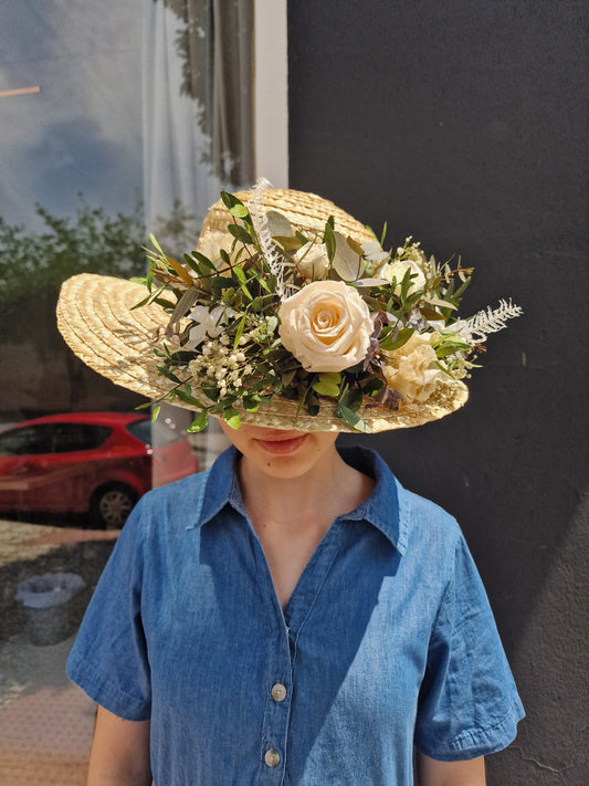 Sombrero artesanal Sombreros con Flores Preservadas hecho a mano en Taller Floral by Vera Kiperi Zaragoza