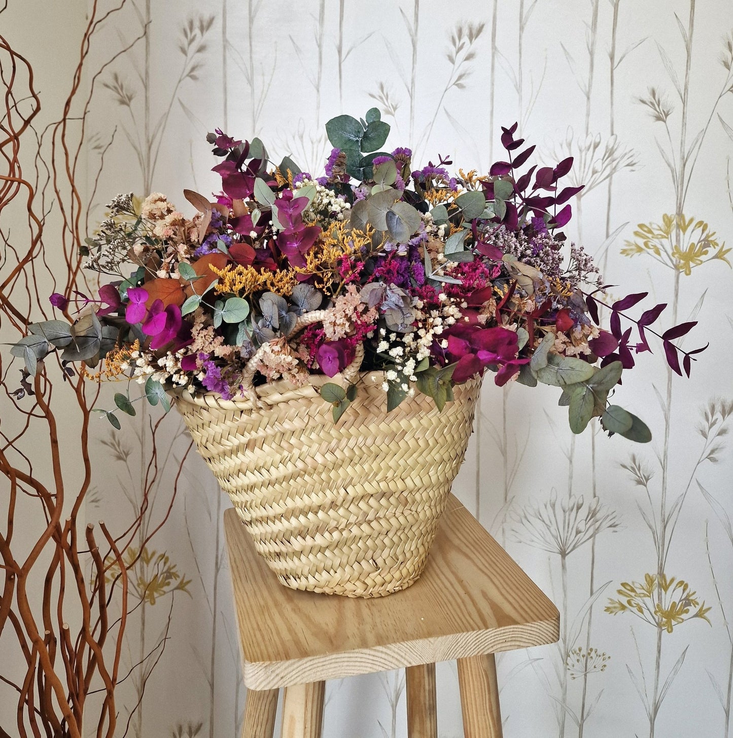 artesanal Taller de capazo con flores preservadas hecho a mano en Taller Floral by Vera Kiperi Zaragoza