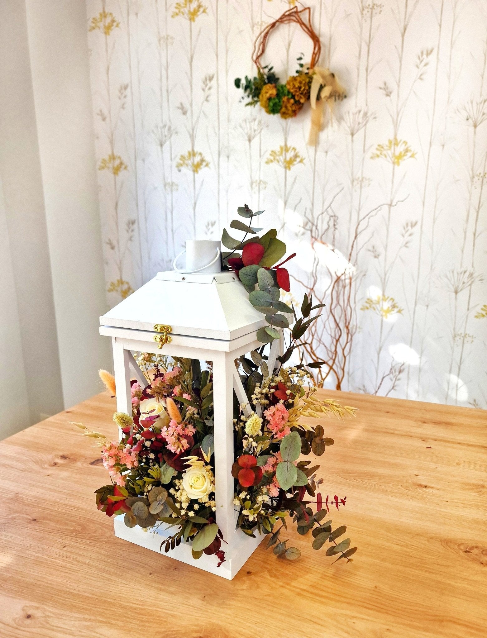 Taller artesanal Taller Farol con Flores Preservadas hecho a mano en Taller Floral by Vera Kiperi Zaragoza