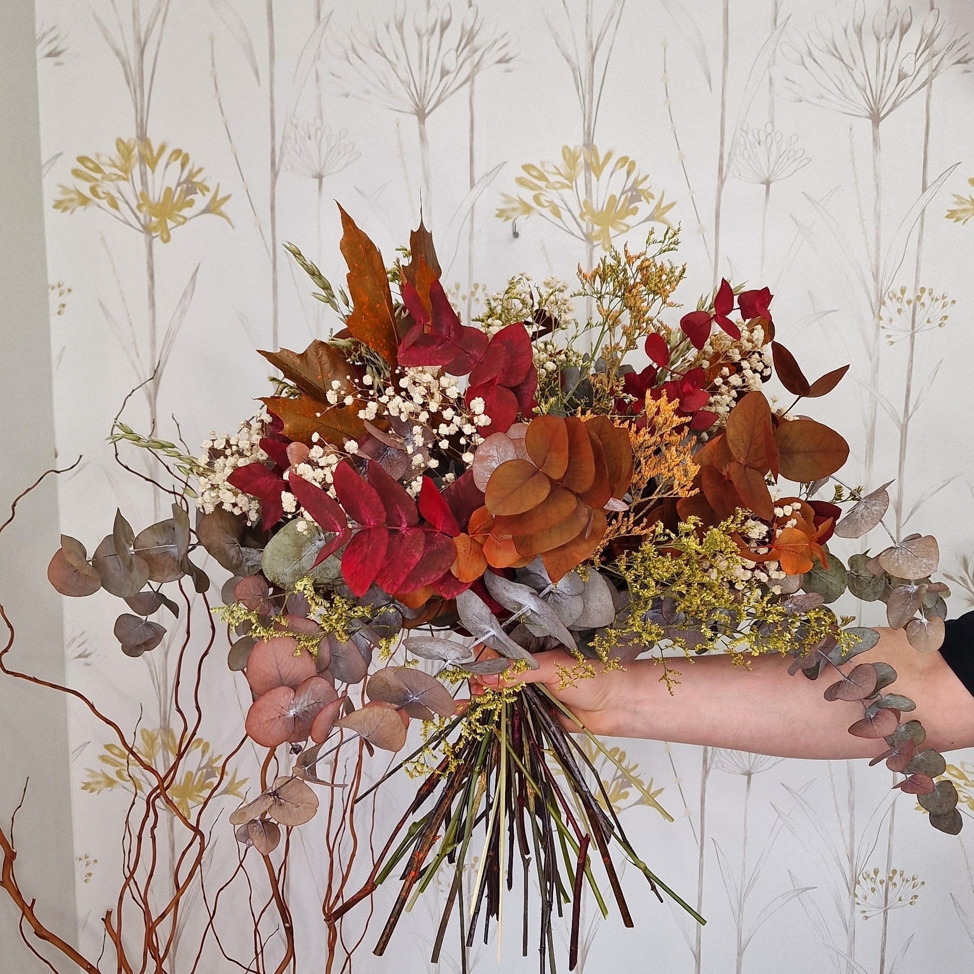 Taller artesanal Taller de Ramos con Flores Preservadas hecho a mano en Taller Floral by Vera Kiperi Zaragoza