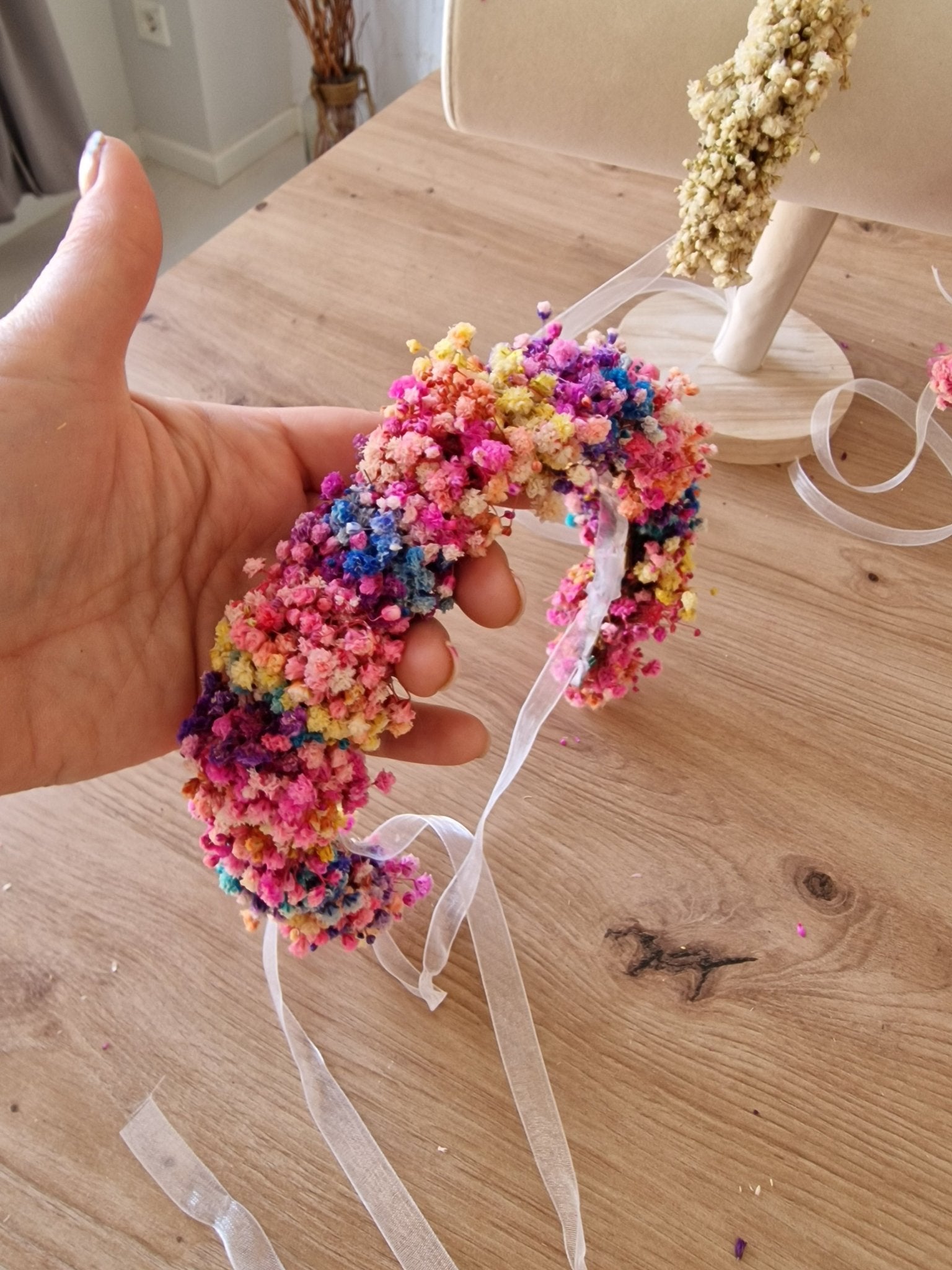 Taller artesanal Taller Diademas ( Coronas ) con flores preservadas hecho a mano en Taller Floral by Vera Kiperi Zaragoza