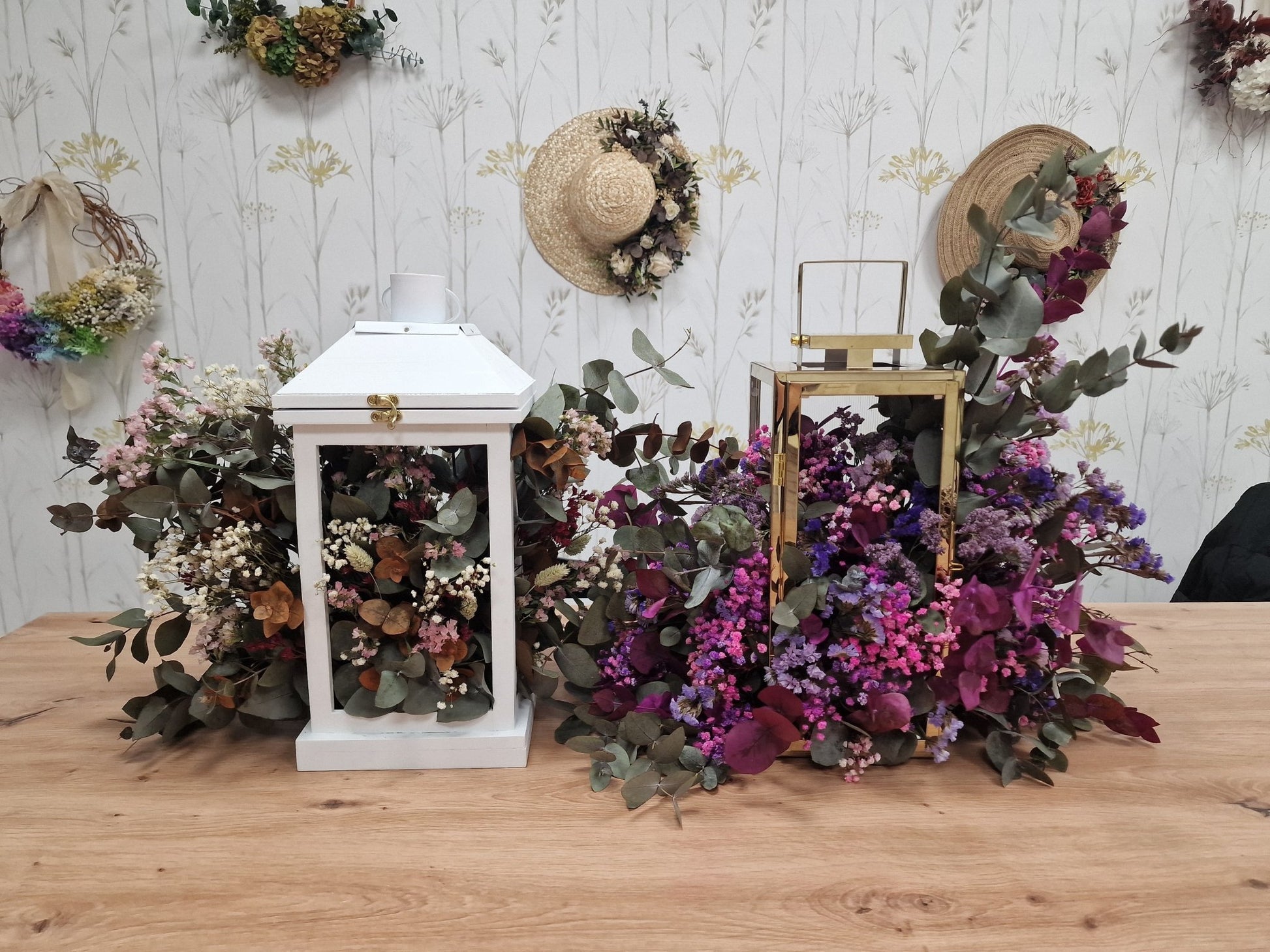 Taller artesanal Taller Farol con Flores Preservadas hecho a mano en Taller Floral by Vera Kiperi Zaragoza