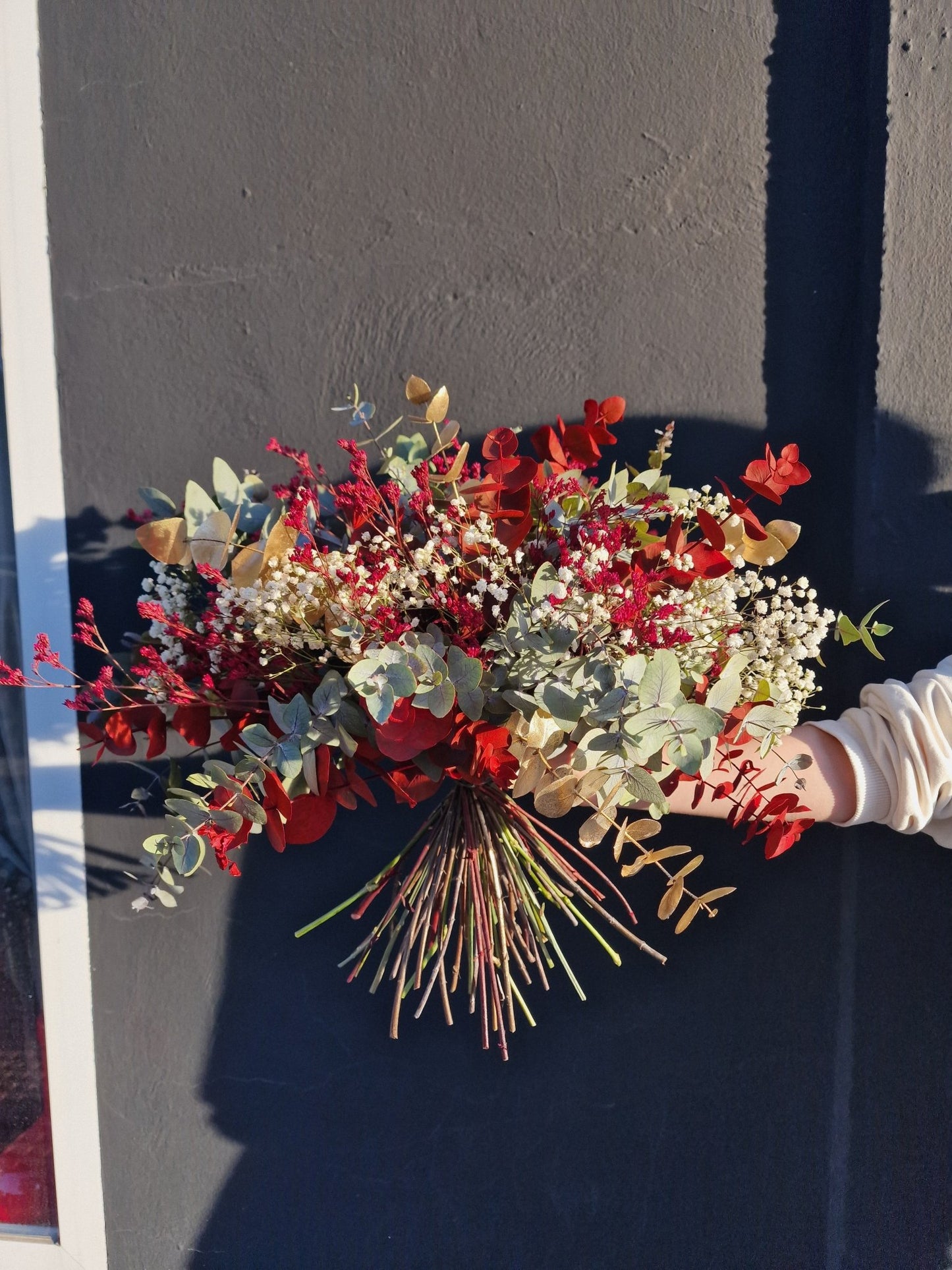 Taller artesanal Taller Ramo con Flores Preservadas hecho a mano en Taller Floral by Vera Kiperi Zaragoza