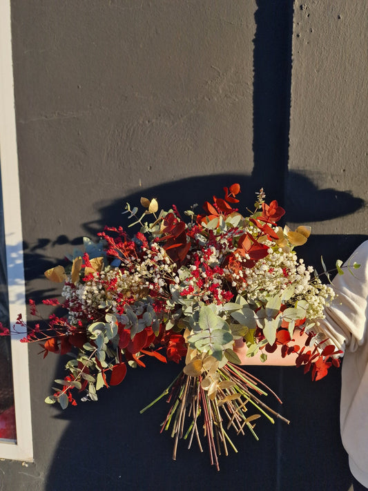 Taller artesanal Taller Ramo con Flores Preservadas hecho a mano en Taller Floral by Vera Kiperi Zaragoza