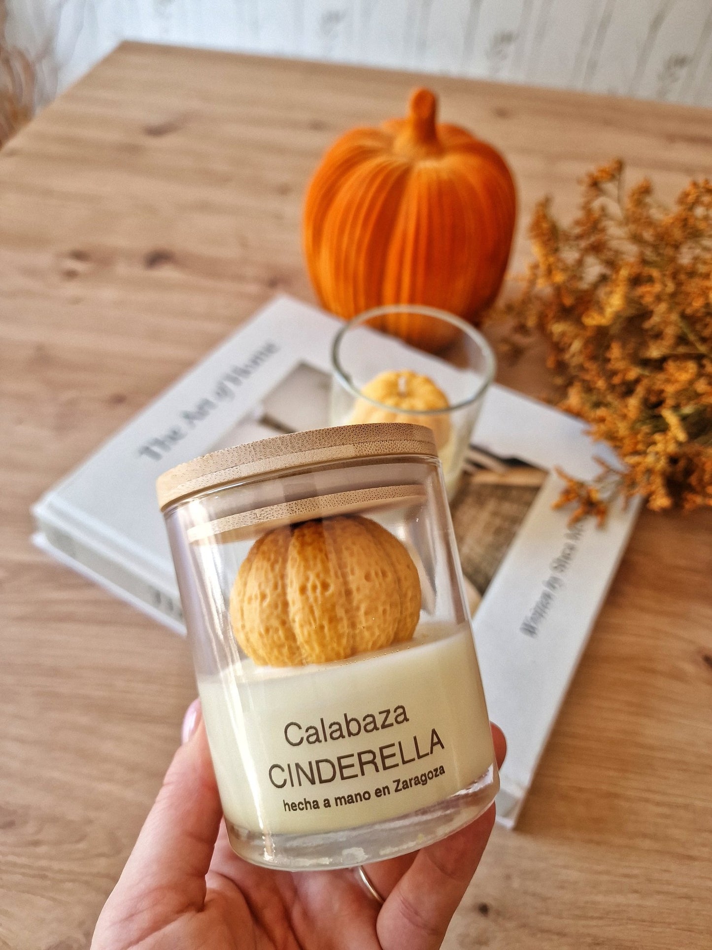 Vela artesanal Vela Calabaza Cinderella – Colección Otoño hecho a mano en Taller Floral by Vera Kiperi Zaragoza