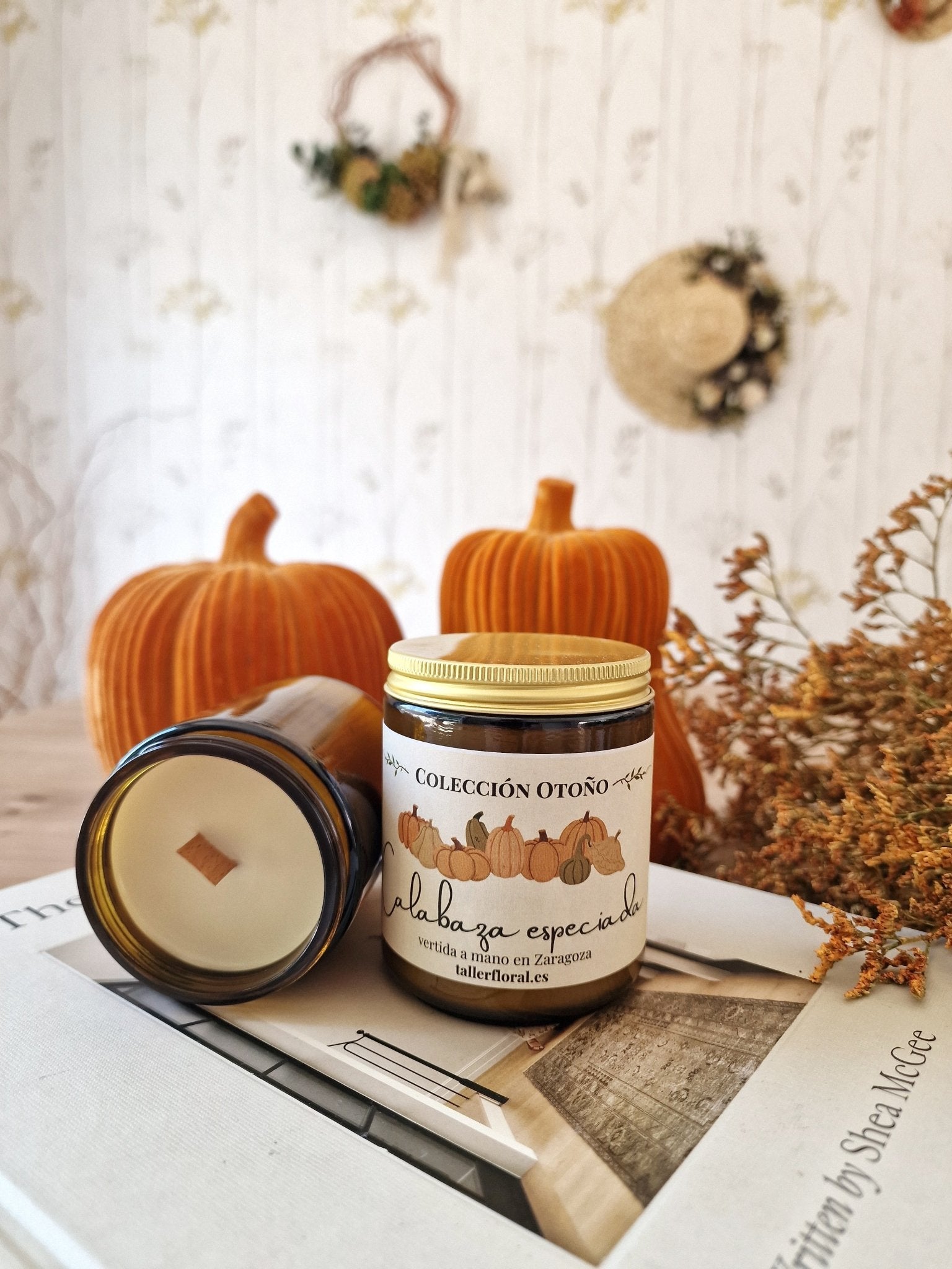 Vela artesanal Vela “Calabaza Especiada” – Colección Otoño hecho a mano en Taller Floral by Vera Kiperi Zaragoza