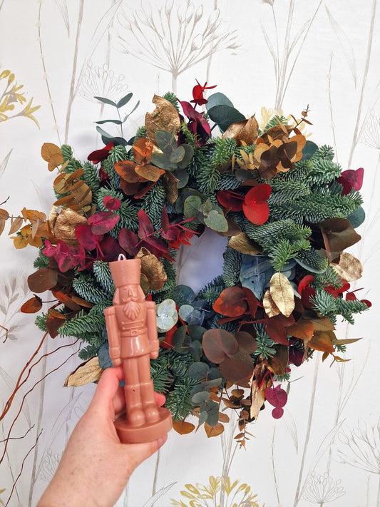 artesanal Vela Cascanueces hecho a mano en Taller Floral by Vera Kiperi Zaragoza