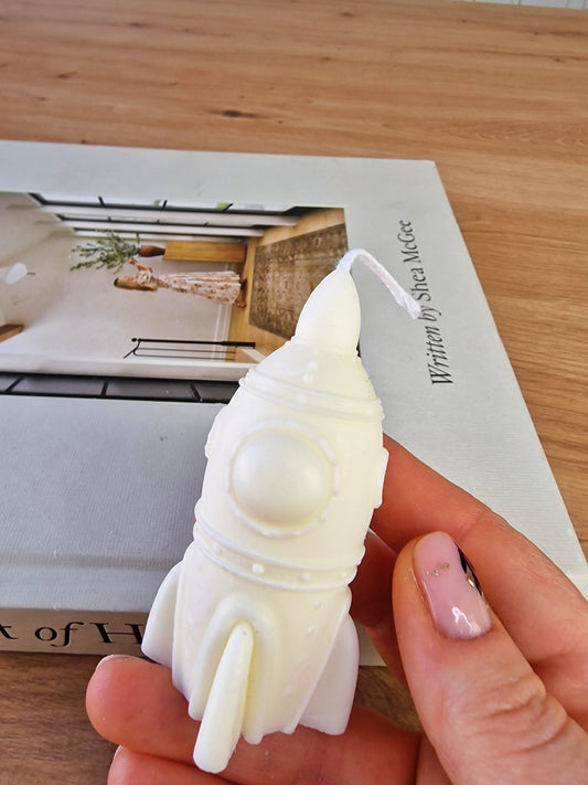 Vela artesanal Vela Cohete Clásico hecho a mano en Taller Floral by Vera Kiperi Zaragoza