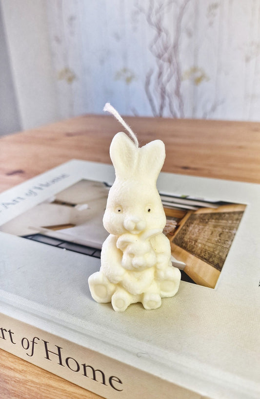 Vela artesanal Vela Conejito con Peluche hecho a mano en Taller Floral by Vera Kiperi Zaragoza