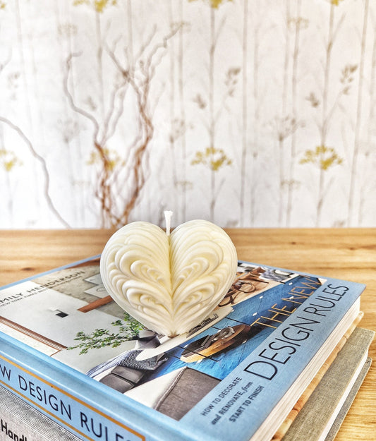 artesanal Vela Corazon Blanco Puro hecho a mano en Taller Floral by Vera Kiperi Zaragoza