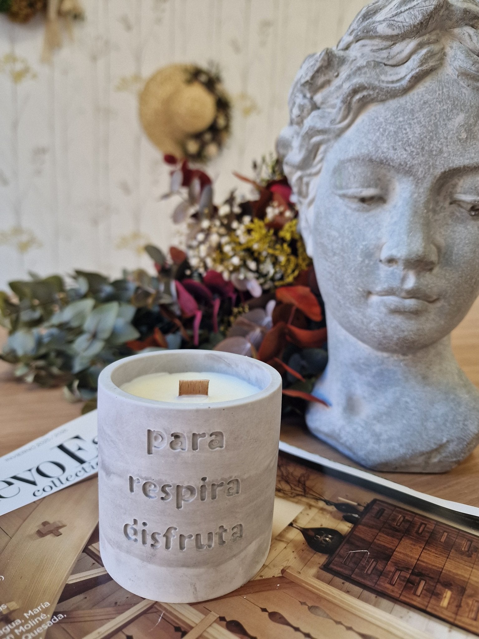 artesanal Vela " disfruta " hecho a mano en Taller Floral by Vera Kiperi Zaragoza