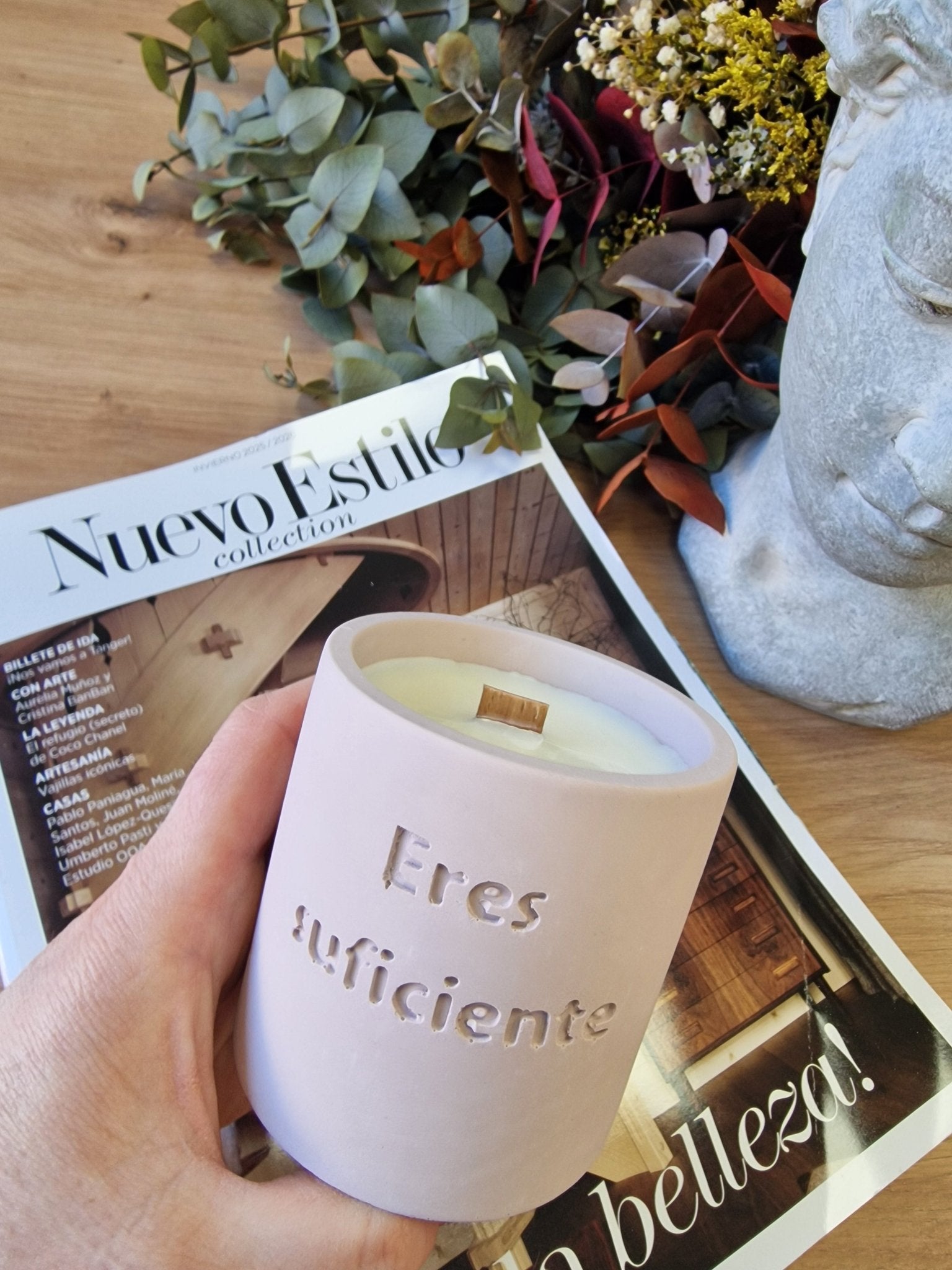 artesanal Vela "eres suficiente " hecho a mano en Taller Floral by Vera Kiperi Zaragoza