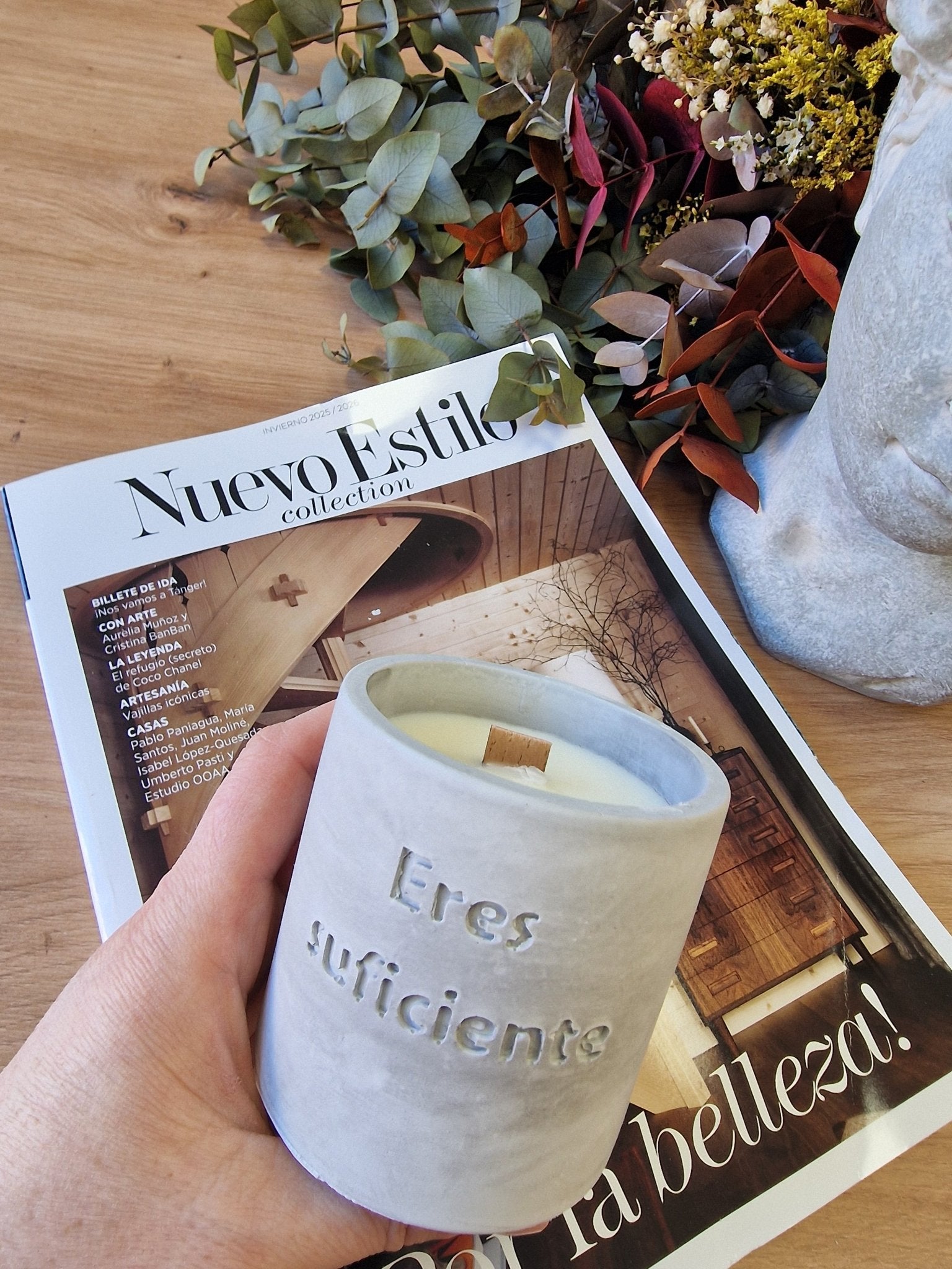 artesanal Vela "eres suficiente " hecho a mano en Taller Floral by Vera Kiperi Zaragoza