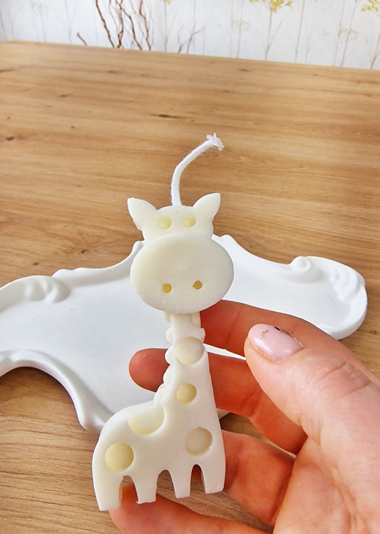 Vela artesanal Vela “Jirafa” – hecha a mano con cera de soja natural hecho a mano en Taller Floral by Vera Kiperi Zaragoza