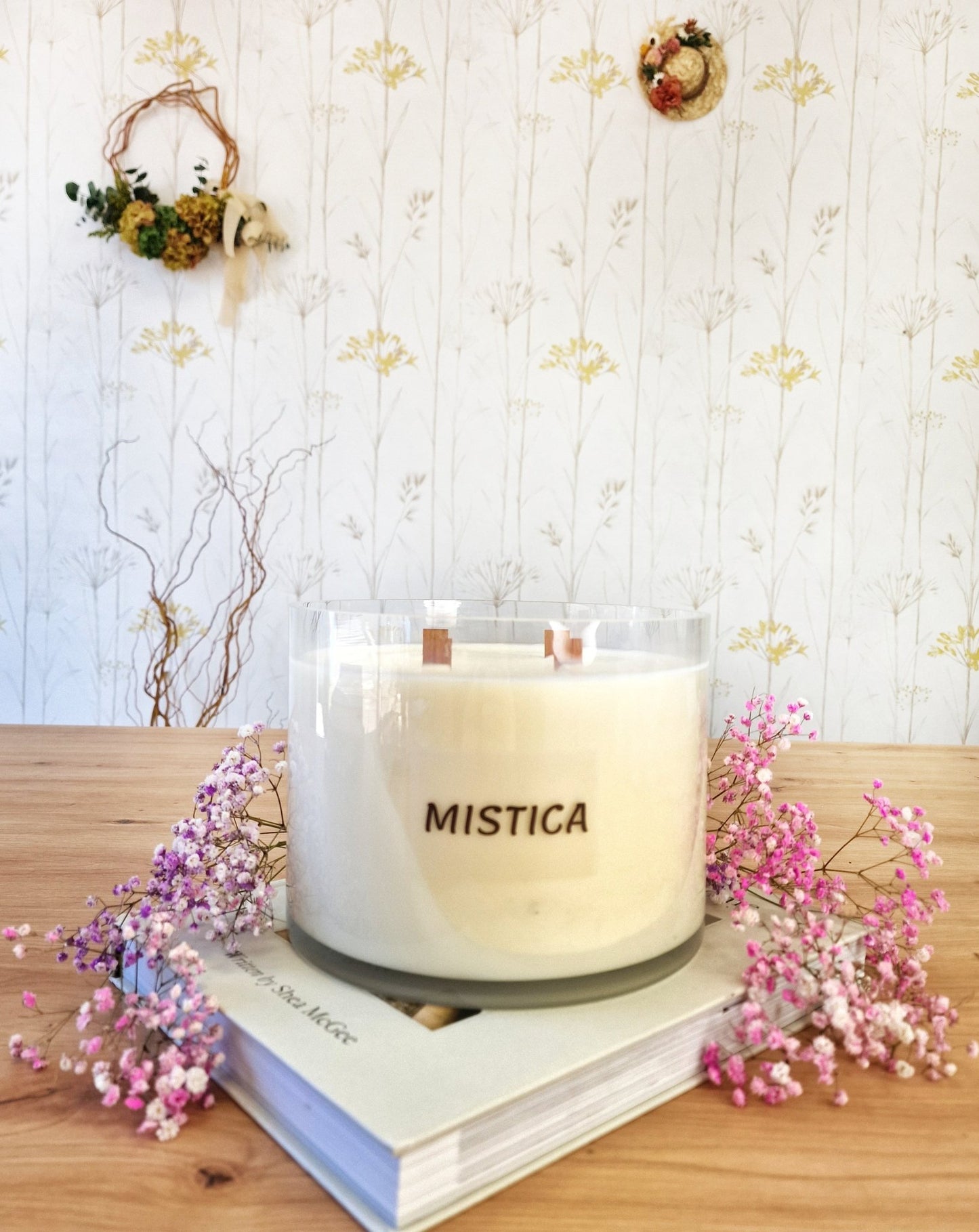 Vela artesanal Vela MÍSTICA – frambuesa, caramelo y vainilla hecho a mano en Taller Floral by Vera Kiperi Zaragoza