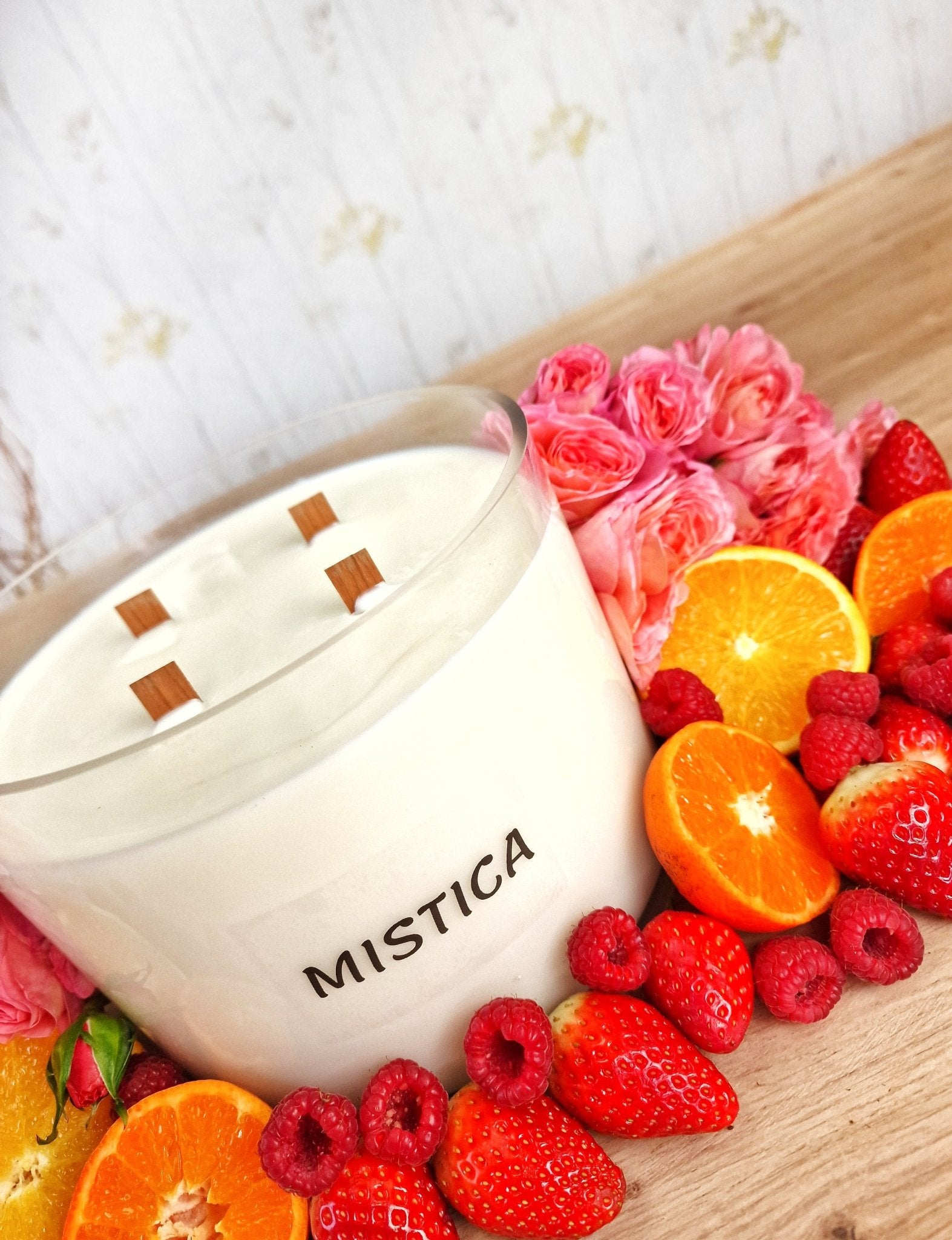 Vela artesanal Vela MÍSTICA – frambuesa, caramelo y vainilla hecho a mano en Taller Floral by Vera Kiperi Zaragoza