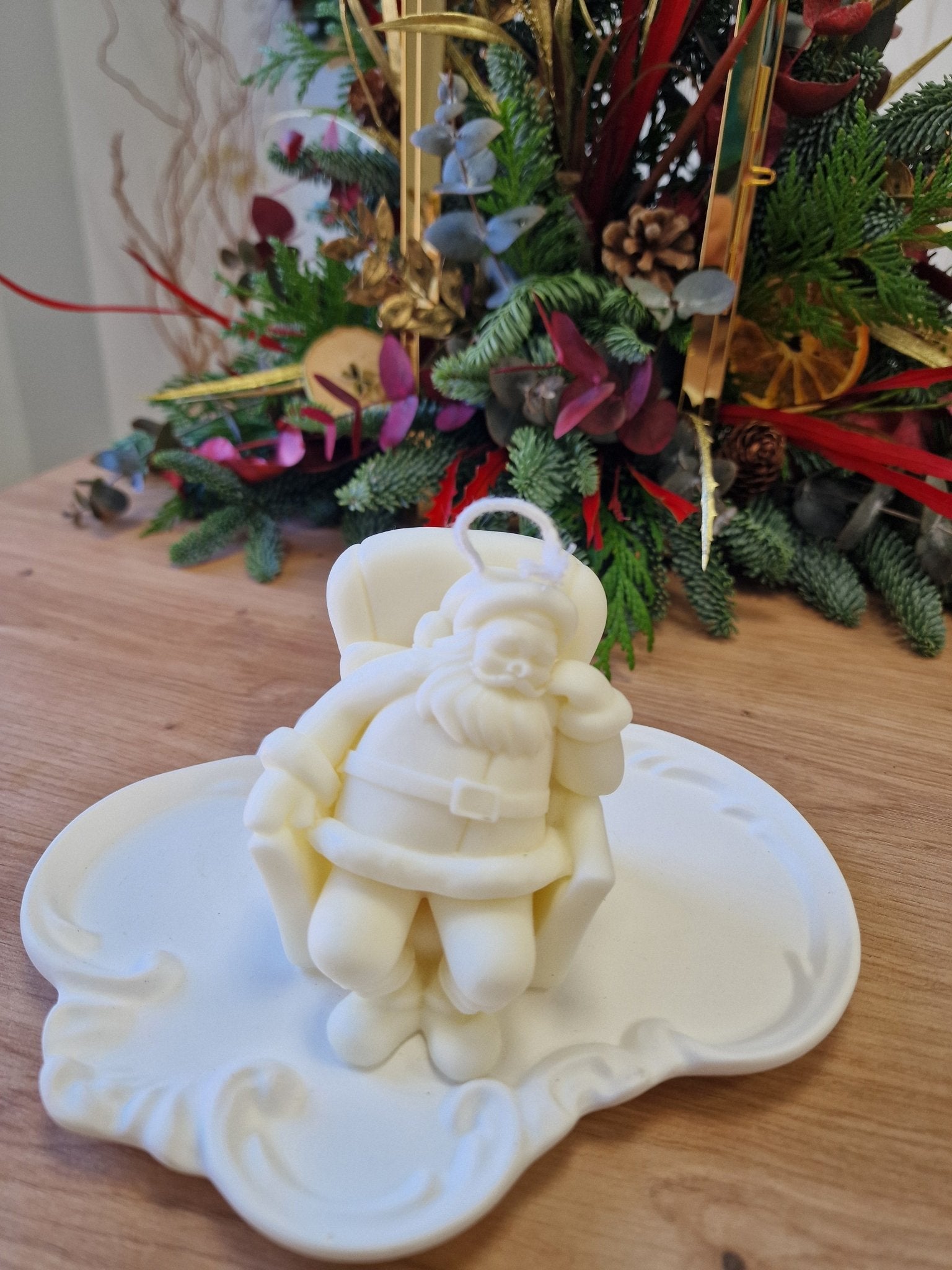 artesanal Vela Papa Noel sentado hecho a mano en Taller Floral by Vera Kiperi Zaragoza