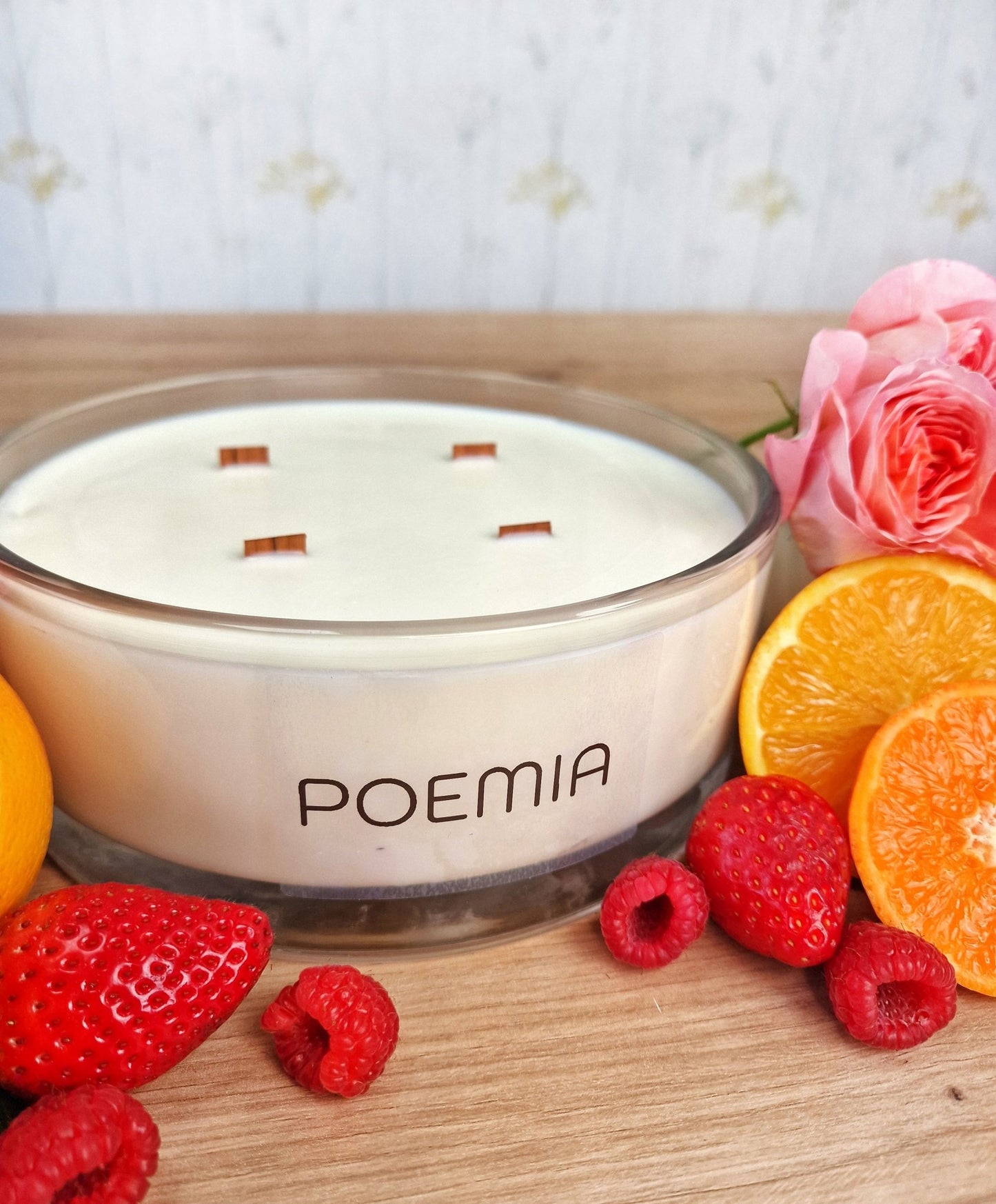 Vela artesanal Vela POEMIA – frambuesa, caramelo y vainilla hecho a mano en Taller Floral by Vera Kiperi Zaragoza