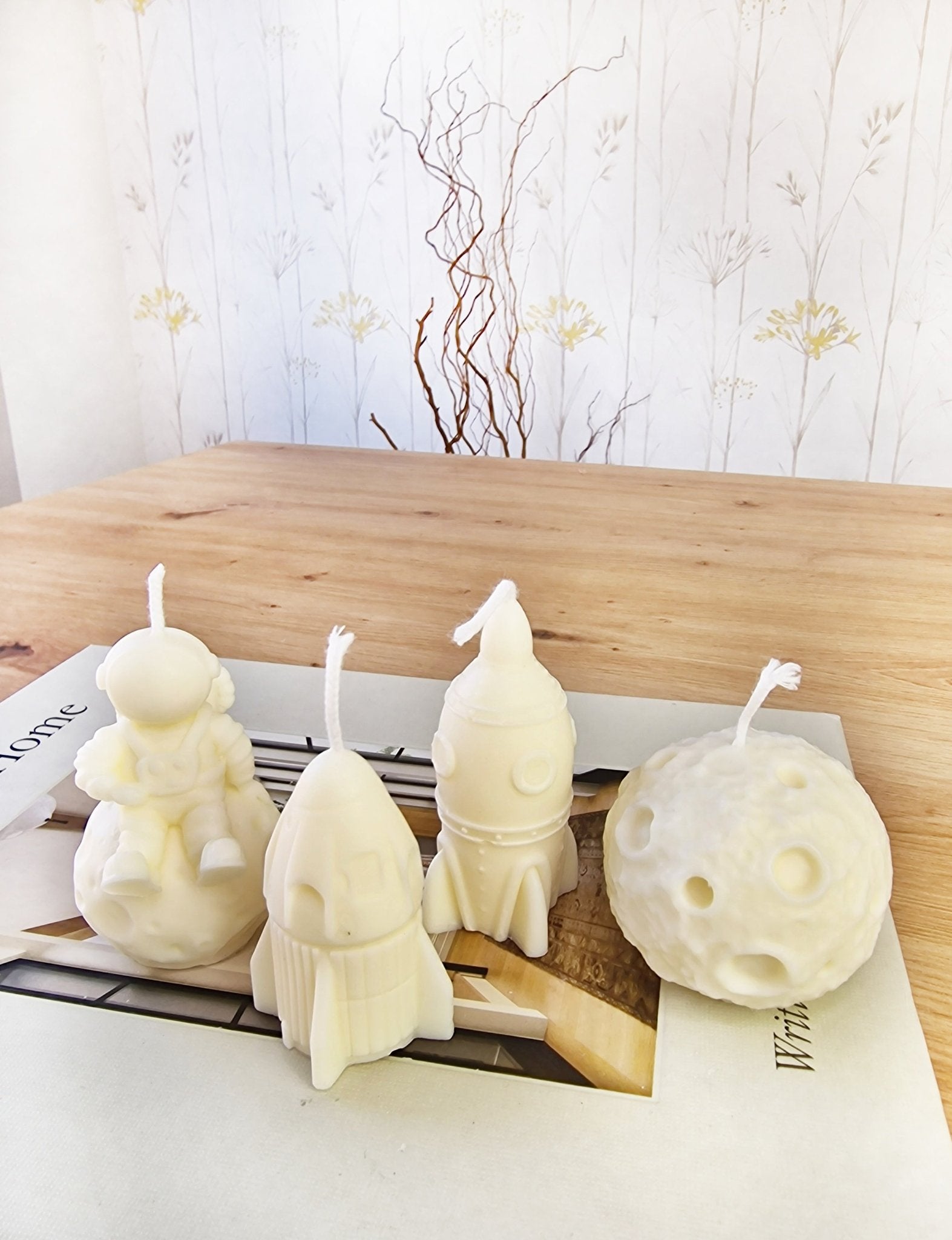 Vela artesanal Velas Espacio hecho a mano en Taller Floral by Vera Kiperi Zaragoza